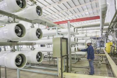 石嘴山市召開(kāi)第五次推進(jìn)會(huì)暨工業(yè)轉(zhuǎn)型升級(jí)大會(huì)側(cè)記